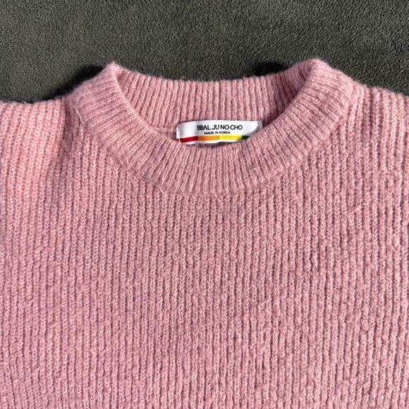 Korean Pink Puff Sleeve Sweater | BBAL JU NO CHO | Soft Knit - Picture 3 of 6